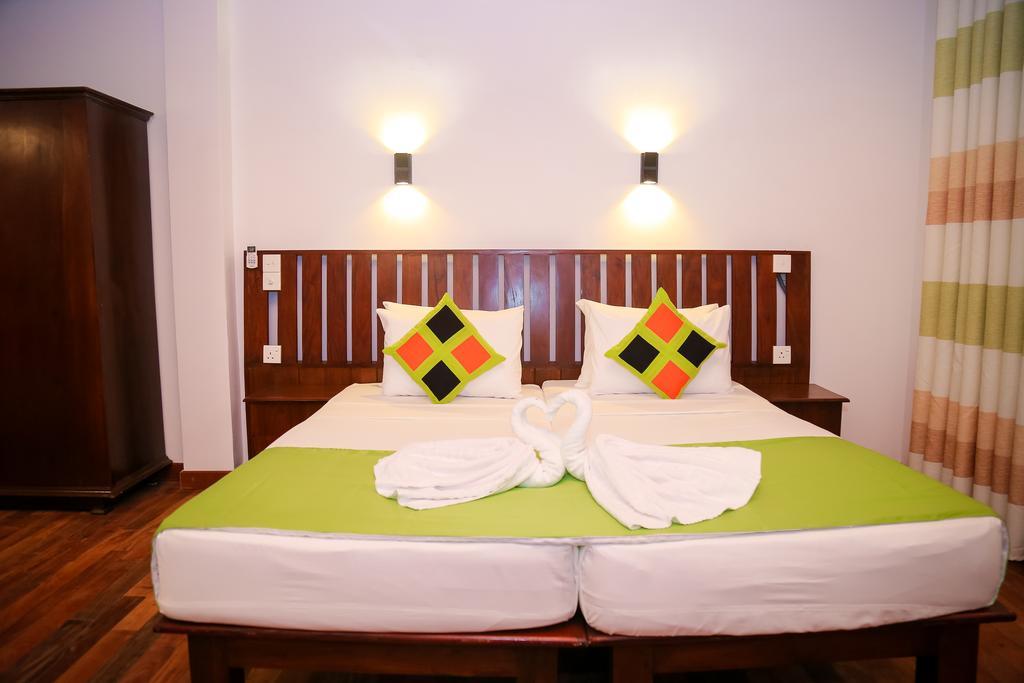 Cozy Sea View Inn Hikkaduwa Eksteriør bilde